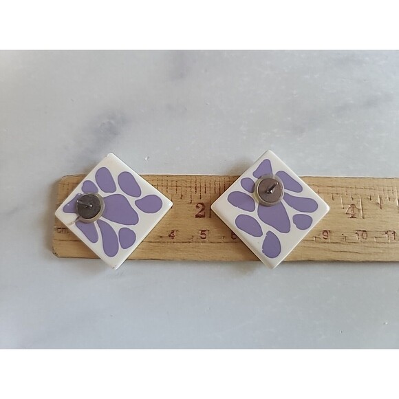Purple And White Animal Print Plastic Earrings Vintage NOS - Picture 9 of 10